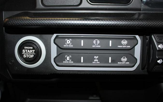 2026 Can-Am® SSV DEF MAX LTD 65 HD11 TN HB 26 Limited HD11