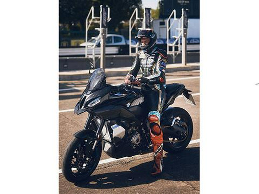 2026 BMW M 1000 XR