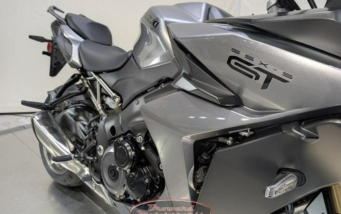 2025 Suzuki GSX-S1000GT+