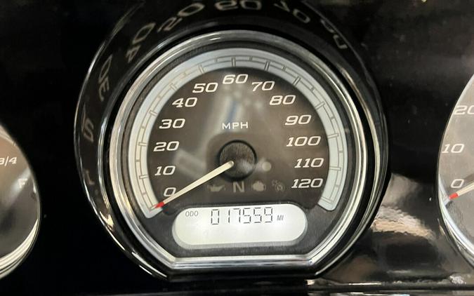 2014 Harley-Davidson® Ultra Limited Two-Tone Charcoal Pearl/Vivid Black FLHTK