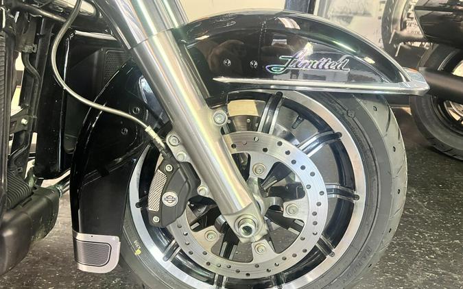 2014 Harley-Davidson® Ultra Limited Two-Tone Charcoal Pearl/Vivid Black FLHTK