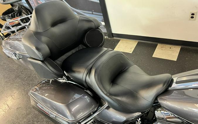 2014 Harley-Davidson® Ultra Limited Two-Tone Charcoal Pearl/Vivid Black FLHTK