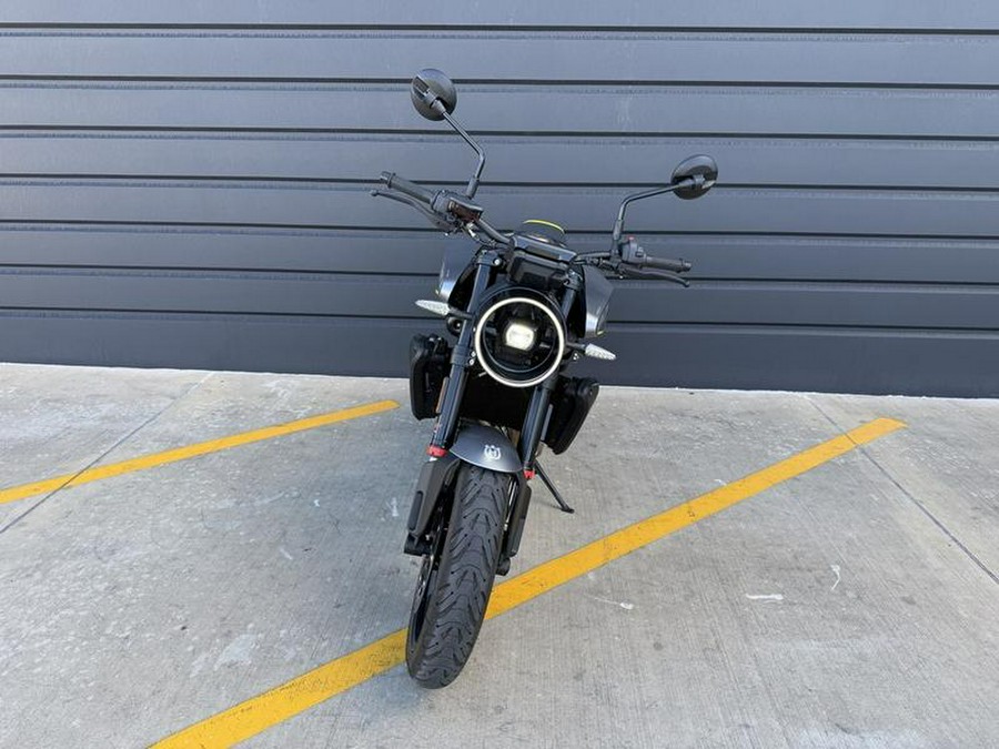 2025 Husqvarna® Vitpilen 801