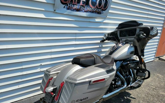 2023 Harley-Davidson CVO™ Street Glide Dark Platinum w/Pinstripe