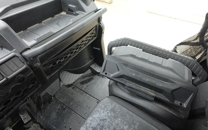 2023 Can-Am Defender XT HD10