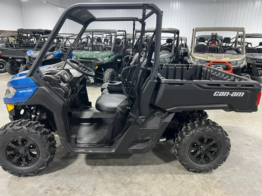 2023 Can-Am Defender HD9