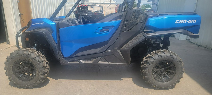 2023 Can-Am™ Commander XT 700