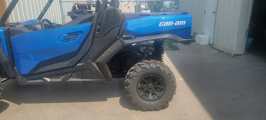 2023 Can-Am™ Commander XT 700