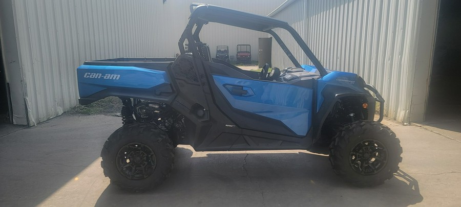 2023 Can-Am™ Commander XT 700