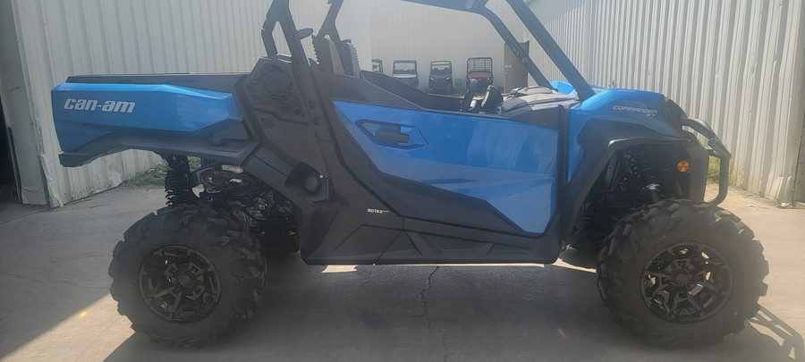 2023 Can-Am™ Commander XT 700