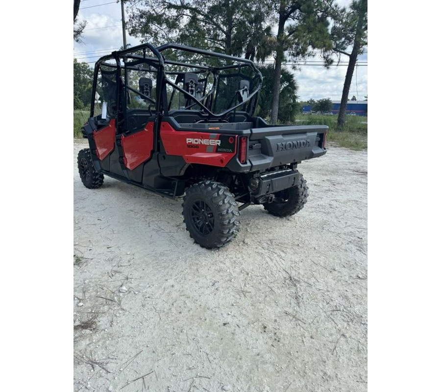 2025 Honda® Pioneer 1000-6 Deluxe Crew