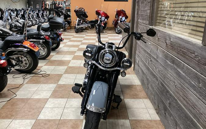 2026 Harley-Davidson® Heritage Classic Dark Billiard Gray Black Cast Wheels