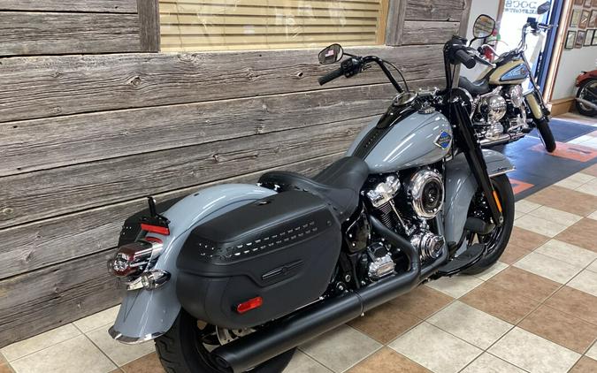 2026 Harley-Davidson® Heritage Classic Dark Billiard Gray Black Cast Wheels