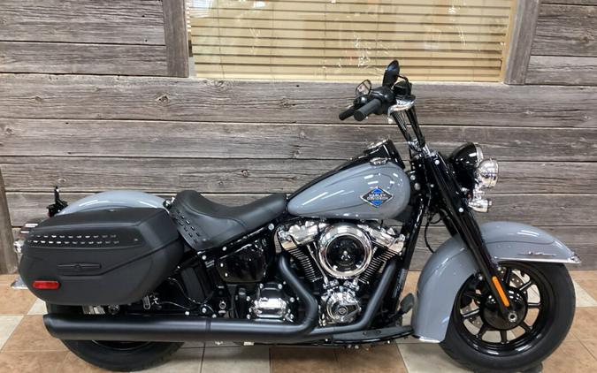 2026 Harley-Davidson® Heritage Classic Dark Billiard Gray Black Cast Wheels