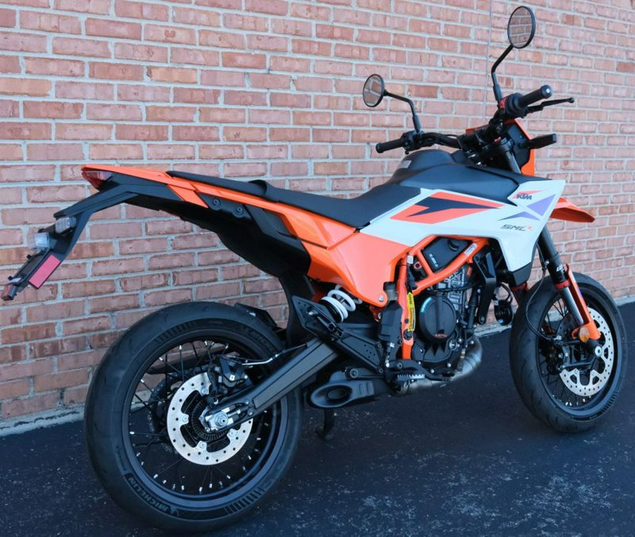 New 2025 KTM 390 SMC R