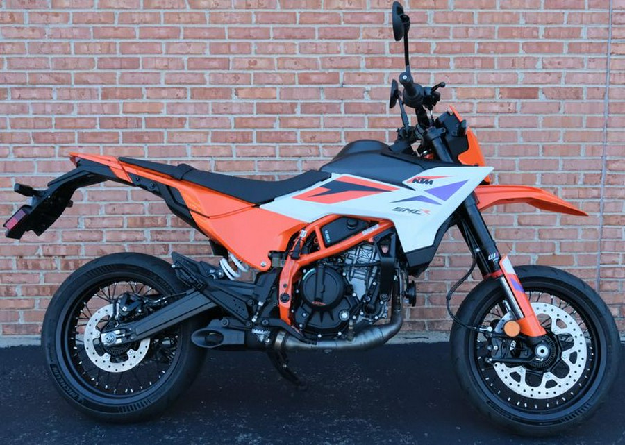New 2025 KTM 390 SMC R