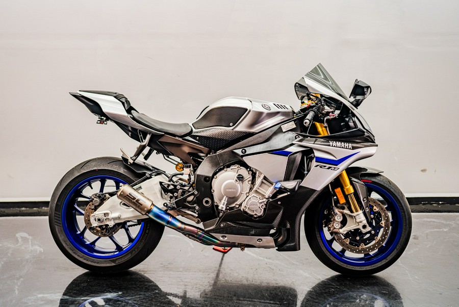 2015 Yamaha Motor Corp., USA YZF-R1M