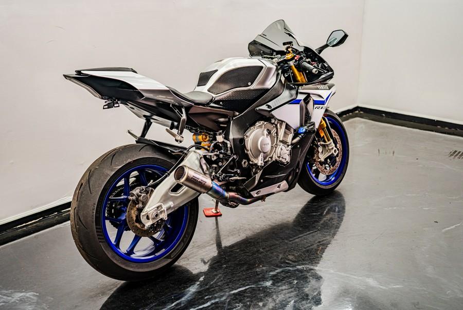 2015 Yamaha Motor Corp., USA YZF-R1M