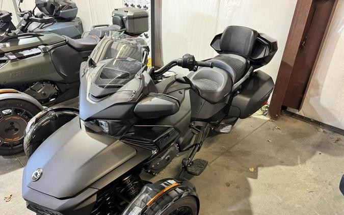 2024 Can-Am® Spyder F3 Limited Dark Wheels