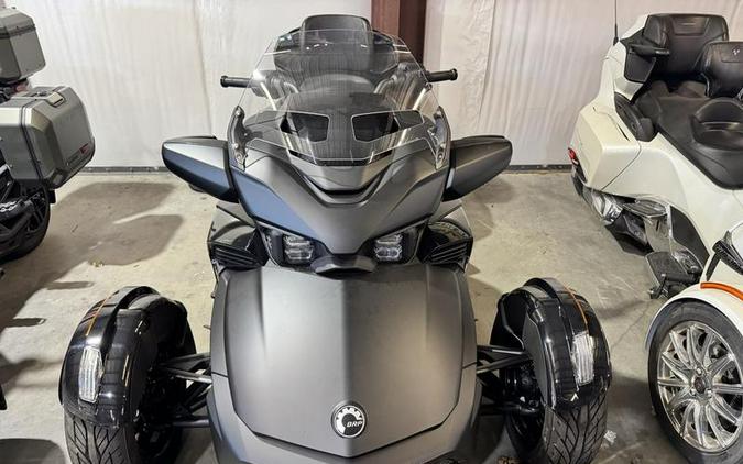 2024 Can-Am® Spyder F3 Limited Dark Wheels