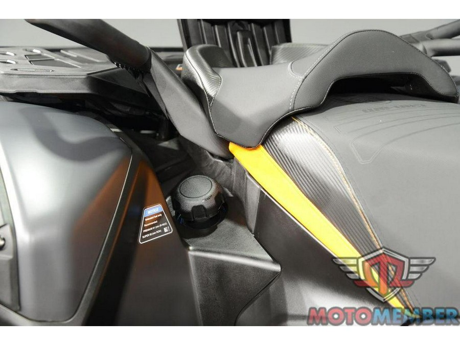 2026 Can-Am Outlander MAX XT-P 1000R Mineral Grey & Orange Crush