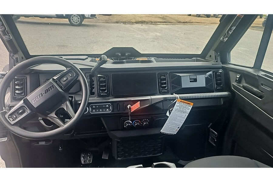 2026 Can-Am DEFENDER MAX XT CAB HD11