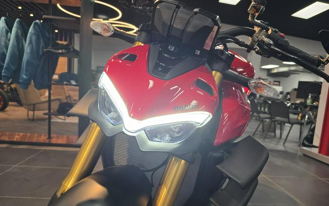 2024 Ducati Streetfighter V4 S