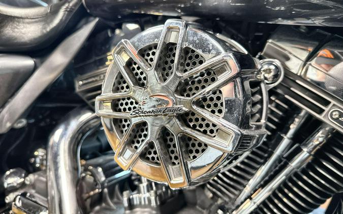 2015 Harley-Davidson® CVO™ Ultra Limited Carbon Dust/Charcoal Slate