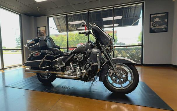 2015 Harley-Davidson® CVO™ Ultra Limited Carbon Dust/Charcoal Slate
