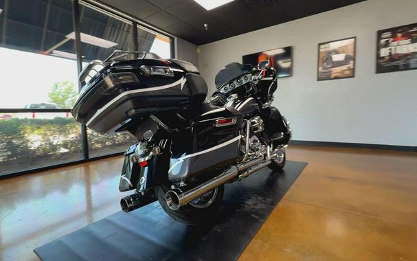 2015 Harley-Davidson® CVO™ Ultra Limited Carbon Dust/Charcoal Slate