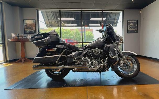 2015 Harley-Davidson® CVO™ Ultra Limited Carbon Dust/Charcoal Slate