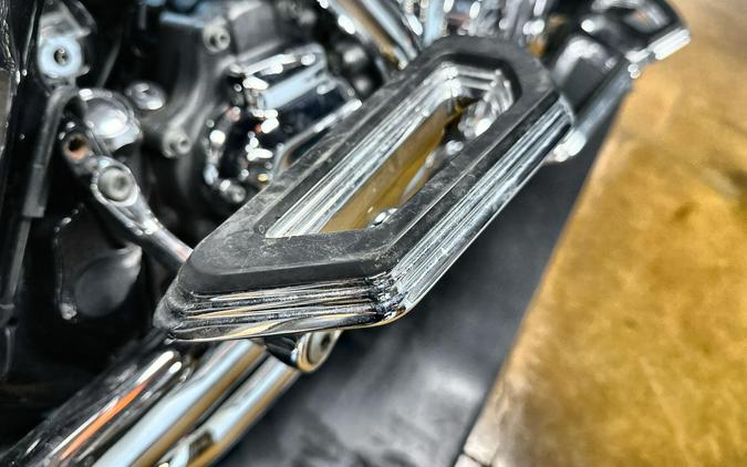 2015 Harley-Davidson® CVO™ Ultra Limited Carbon Dust/Charcoal Slate