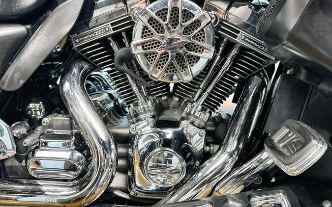 2015 Harley-Davidson® CVO™ Ultra Limited Carbon Dust/Charcoal Slate