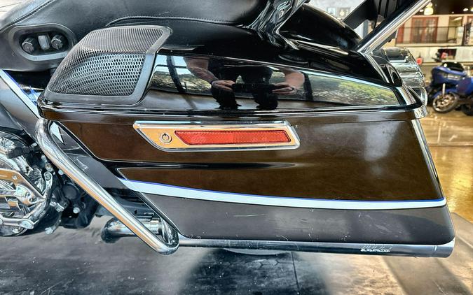 2015 Harley-Davidson® CVO™ Ultra Limited Carbon Dust/Charcoal Slate