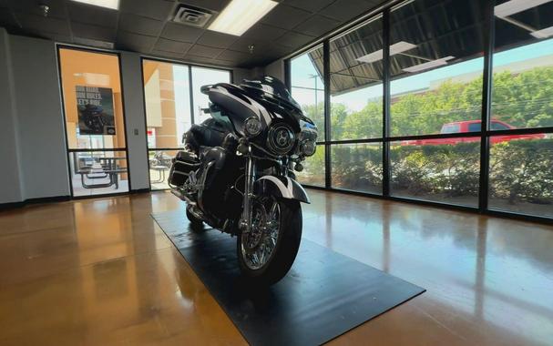 2015 Harley-Davidson® CVO™ Ultra Limited Carbon Dust/Charcoal Slate