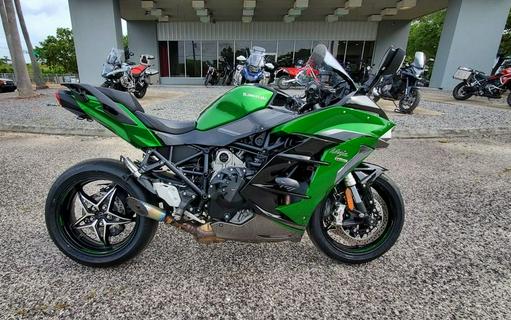 2019 Kawasaki Ninja H2 SX SE+ Review: Supercharged Travel