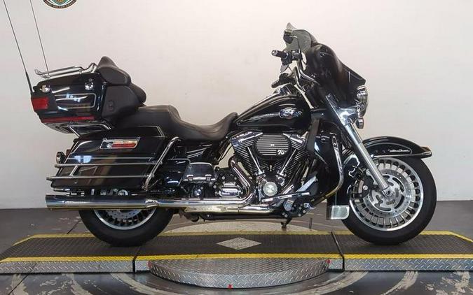 2010 Harley-Davidson® FLHTCU - Ultra Classic® Electra Glide