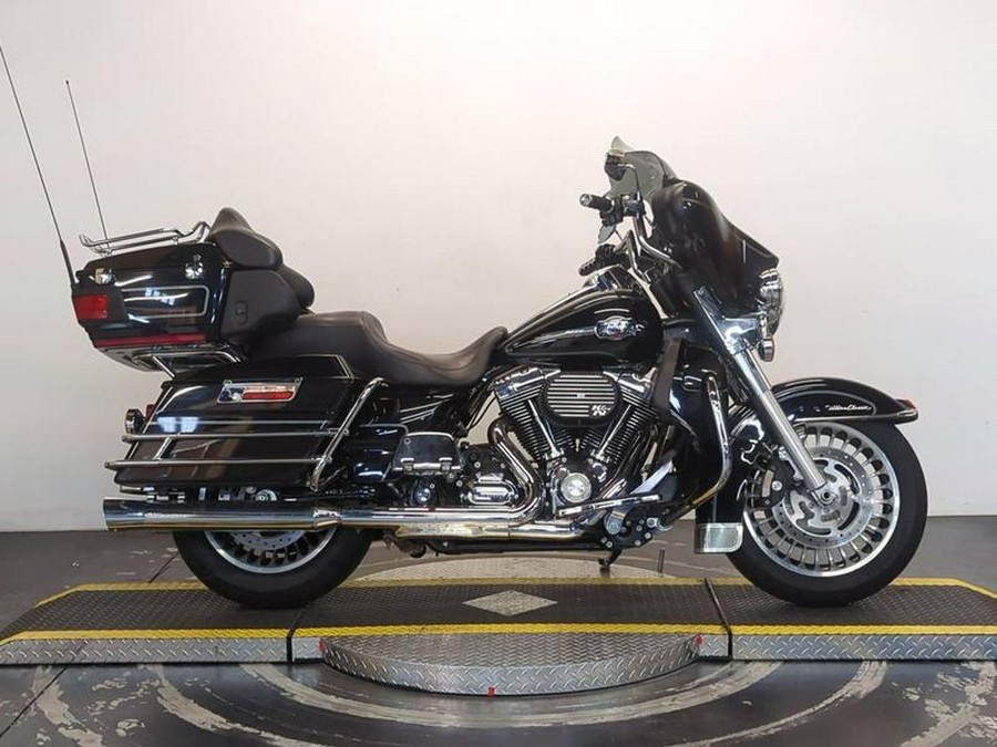 2010 Harley-Davidson® FLHTCU - Ultra Classic® Electra Glide