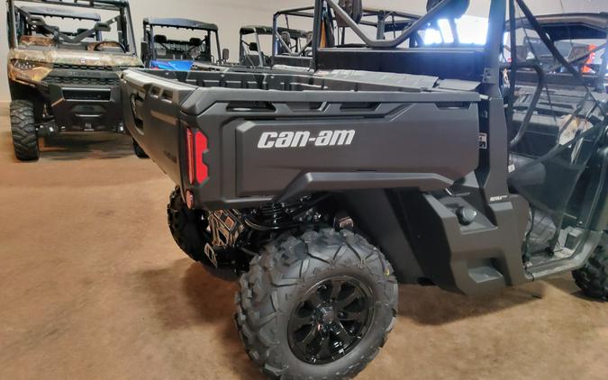 2023 Can-Am™ Defender DPS HD7