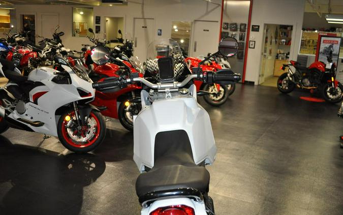 2023 Ducati DesertX Star White Silk