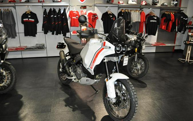 2023 Ducati DesertX Star White Silk