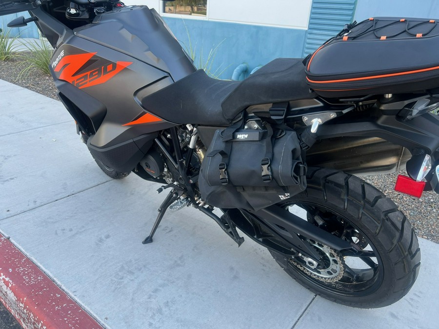 2022 KTM 1290 SUPER ADVENTURE S