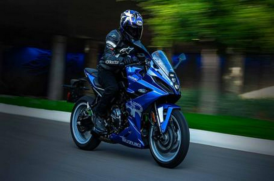2025 Suzuki GSX-S 8R
