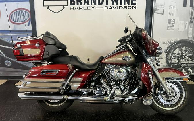 2009 Harley-Davidson® Electra Glide® Ultra Classic® Red Hot Sunglo/Smokey Gold