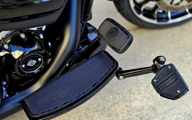 2024 Harley-Davidson® FLTRT - Road Glide® 3