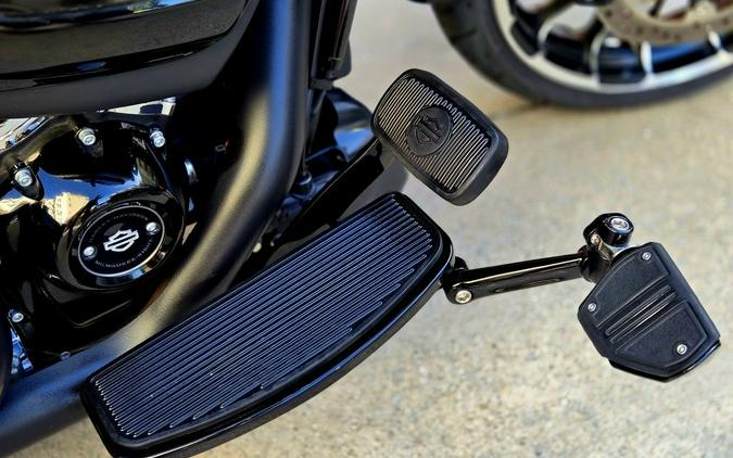 2024 Harley-Davidson® FLTRT - Road Glide® 3
