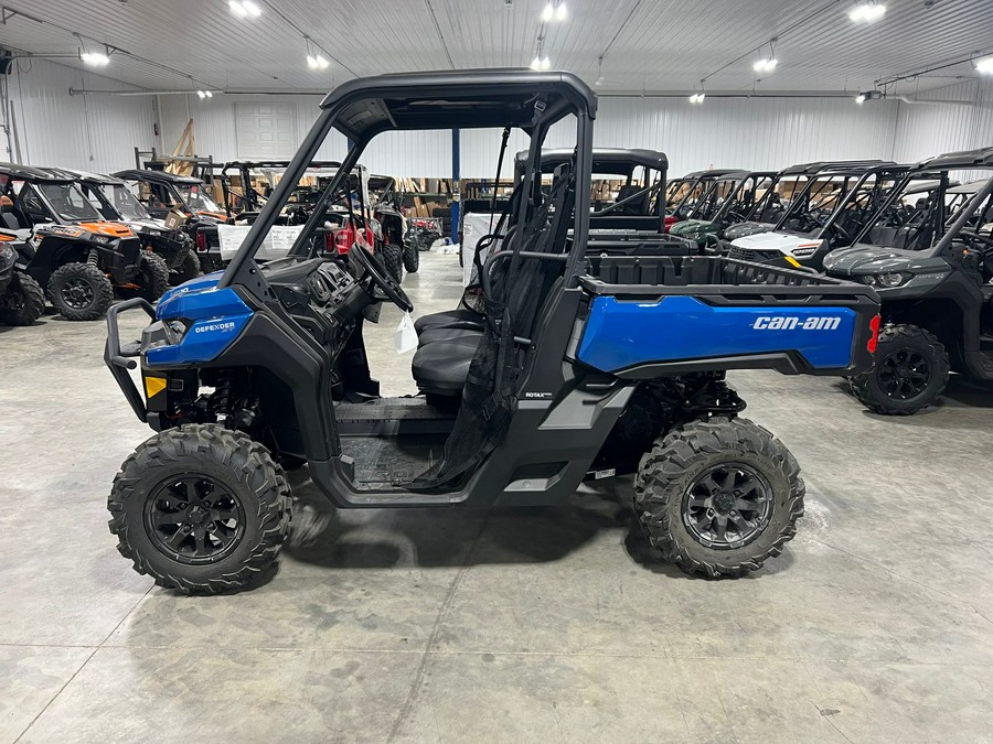 2023 Can-Am Defender XT HD10