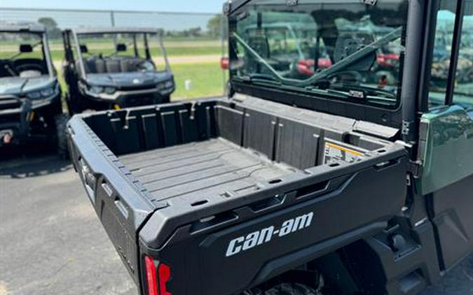 2024 Can-Am Defender DPS CAB