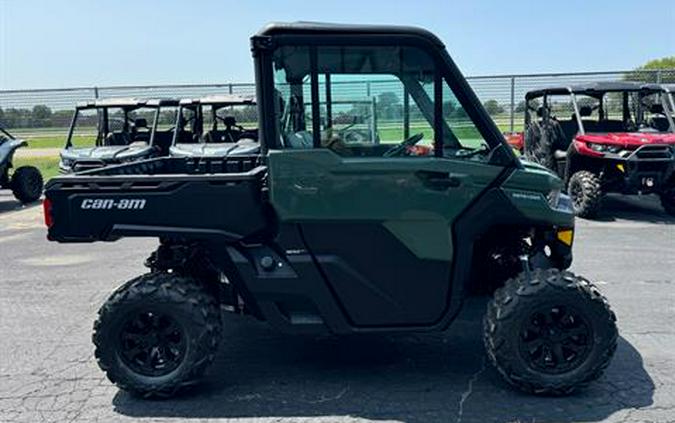 2024 Can-Am Defender DPS CAB