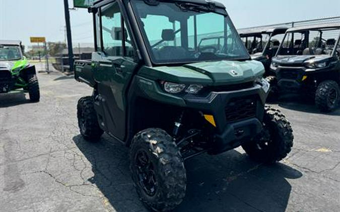 2024 Can-Am Defender DPS CAB